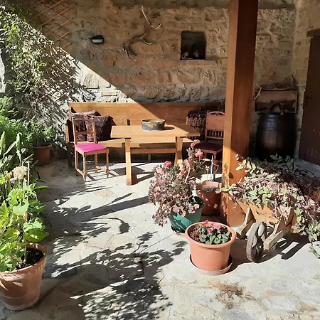 Richard & Suzanne House Lomena